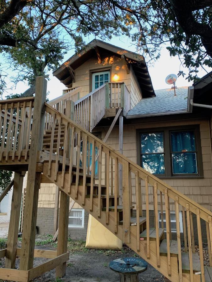 Rustic Rooftop Delight - Bay Front Apts Norfolk Exterior photo